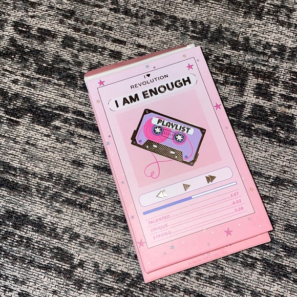 •I LOVE REVOLUTION•NIB "I AM ENOUGH" 8/SOFT MATTE & METALLIC EYESHADOWS PALETTE - Picture 3 of 4